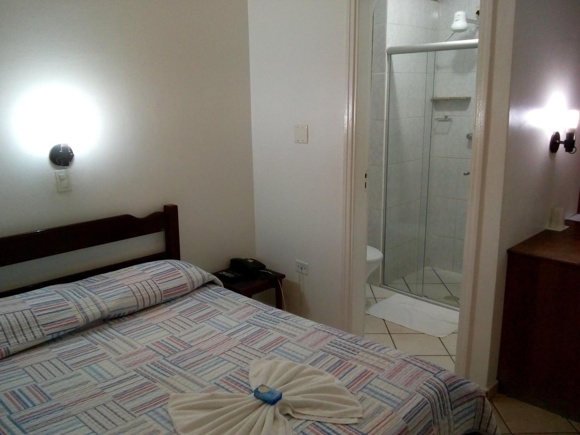 Colina Park Hotel ปีราซิกาบา ห้อง รูปภาพ