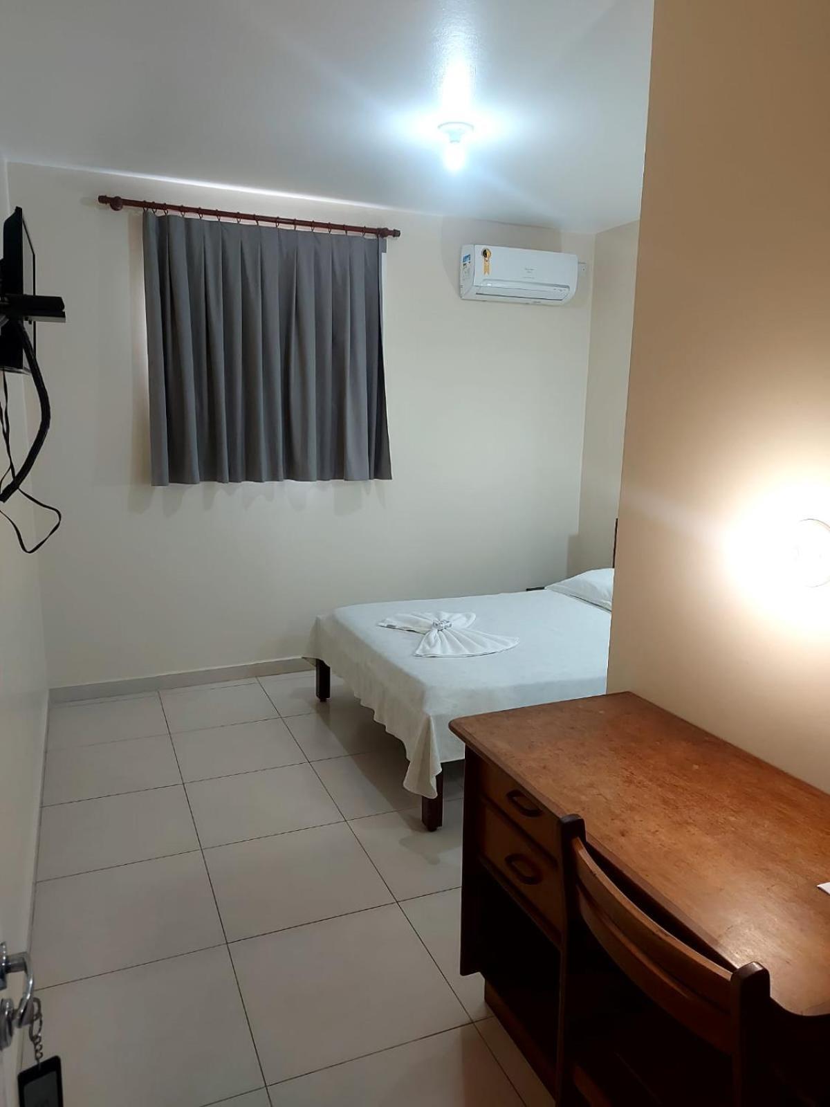 Colina Park Hotel ปีราซิกาบา ภายนอก รูปภาพ